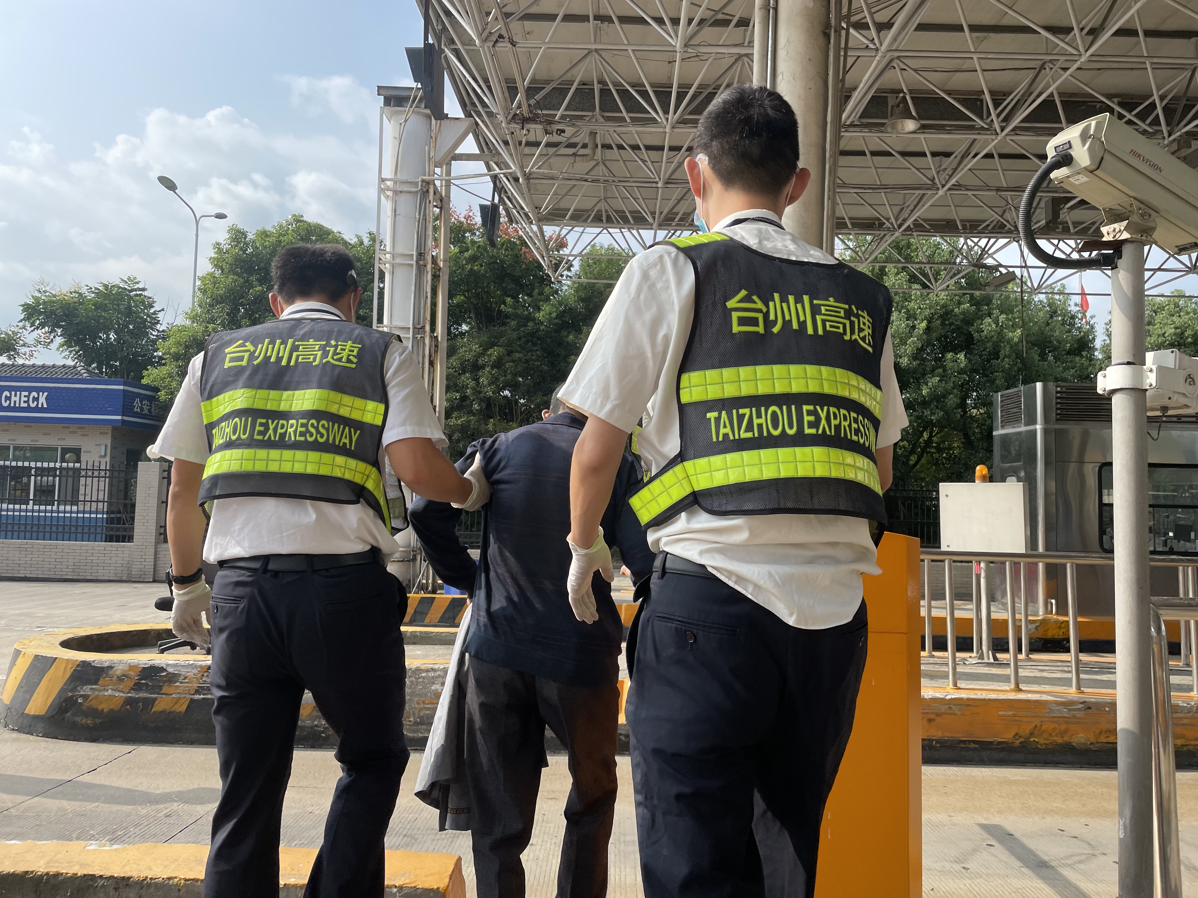 1631950439494187.jpg 27bd5e5f13e8aff032d4566d0ebbbdd.jpg